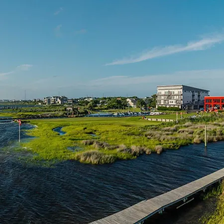 Kite Point - Waterfront 2-Bedroom, 2-Bathroom Suite At Real Watersports